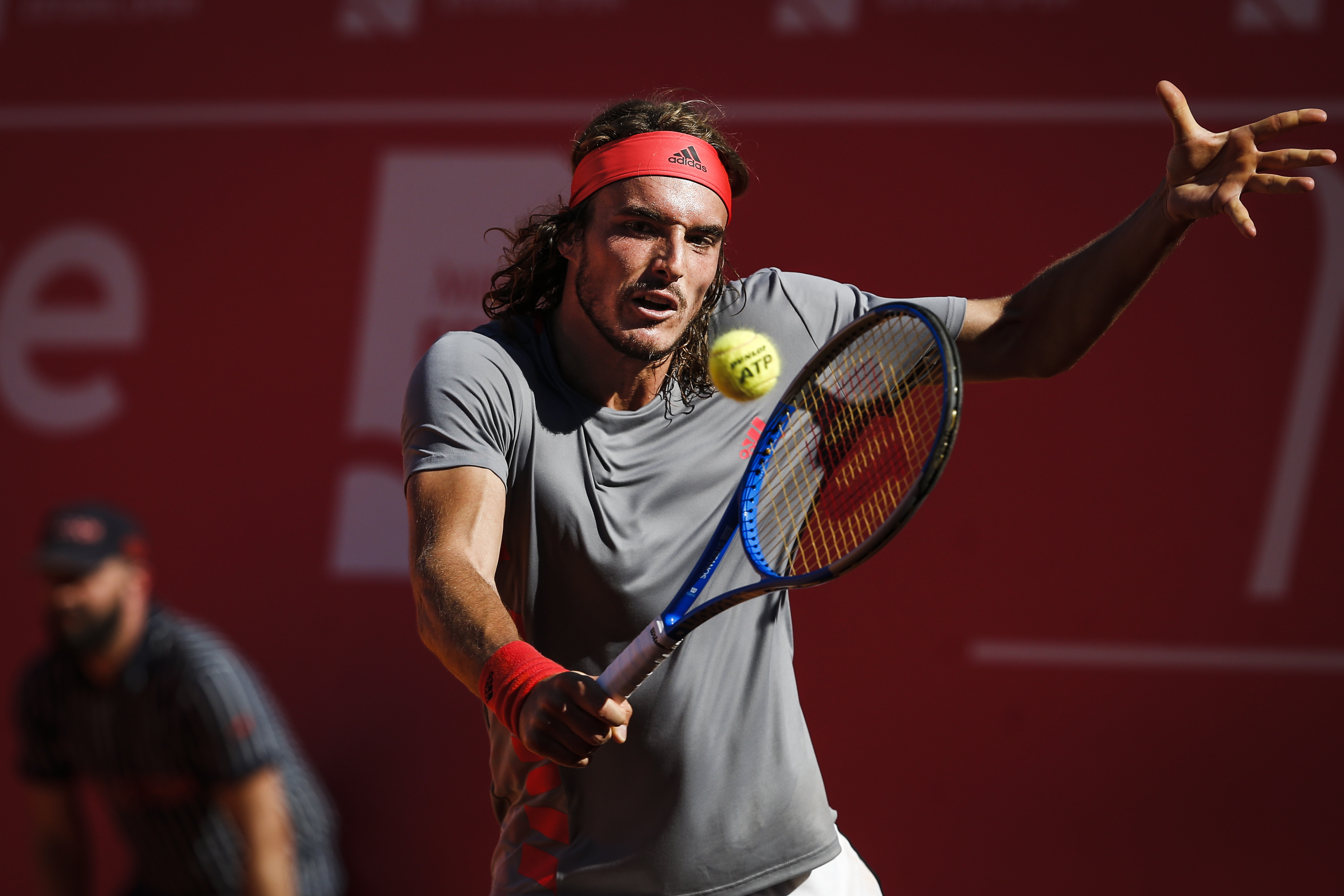 英国网球队力克美国网球队，西西帕斯高光表现的简单介绍