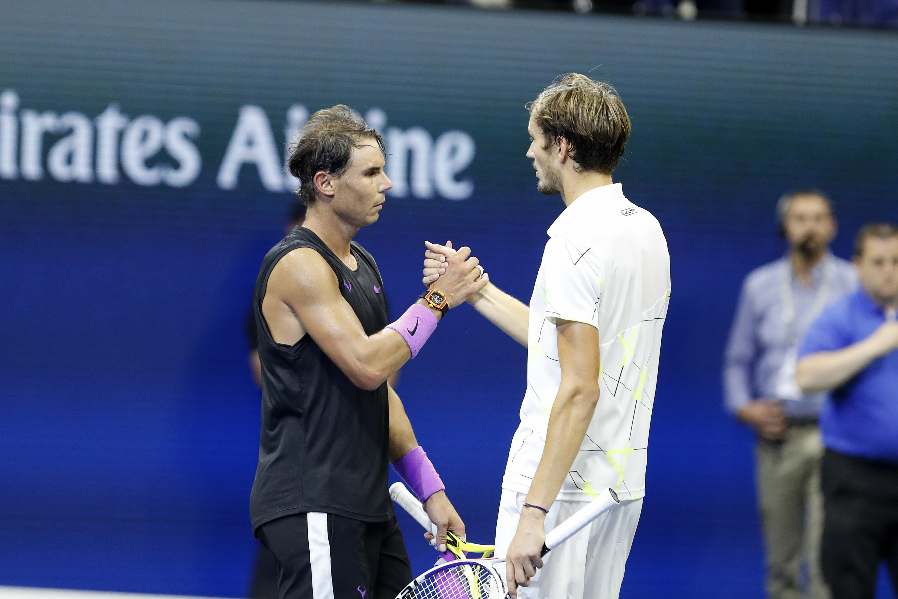 德国网球队力克法国网球队，梅德韦杰夫制霸全场的简单介绍