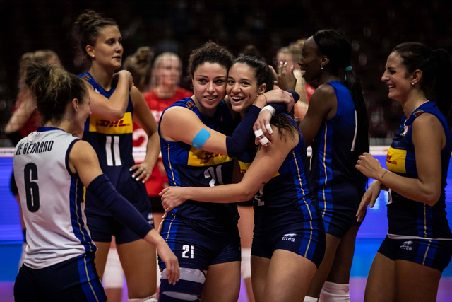 世界排球赛决赛上演龙争虎斗