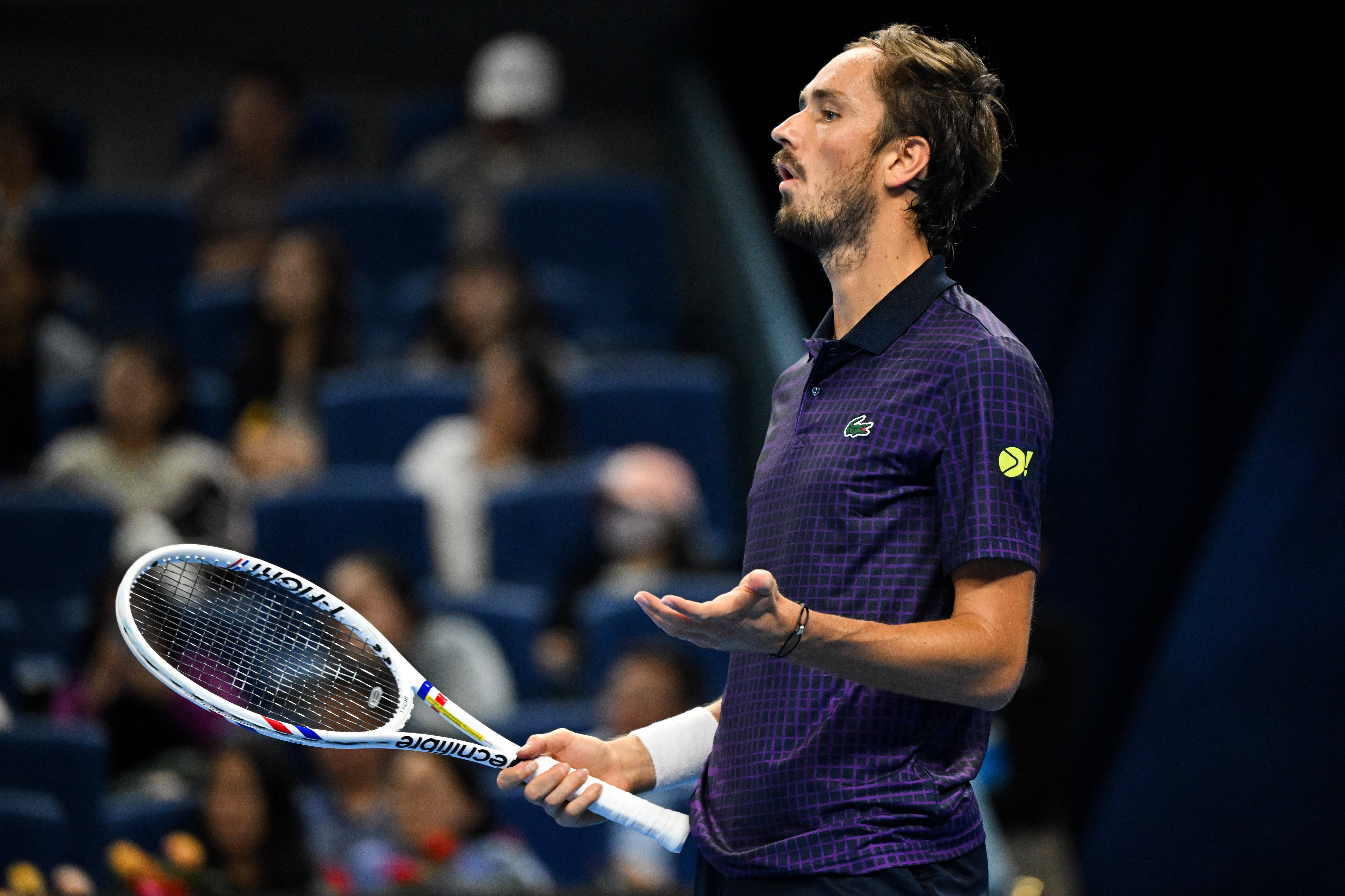 西班牙网球队爆冷英国网球队,梅德韦杰夫打破历史纪录的简单介绍 西班牙网球队爆冷英国网球队,梅德韦杰夫打破历史纪录的简单介绍