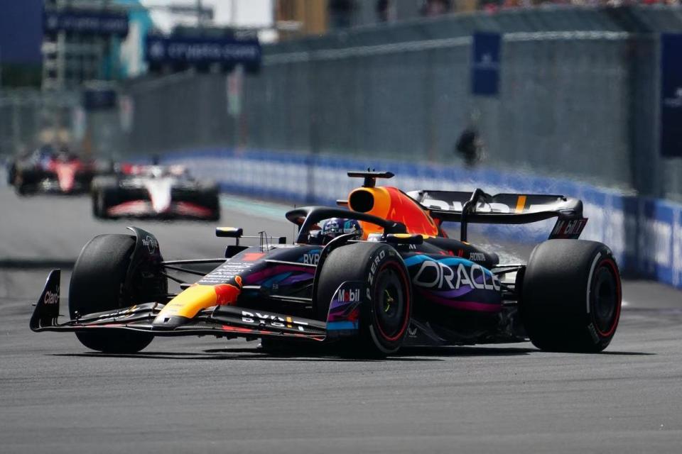 关于法拉利碾压阿斯顿马丁，佩雷兹刷新纪录的信息