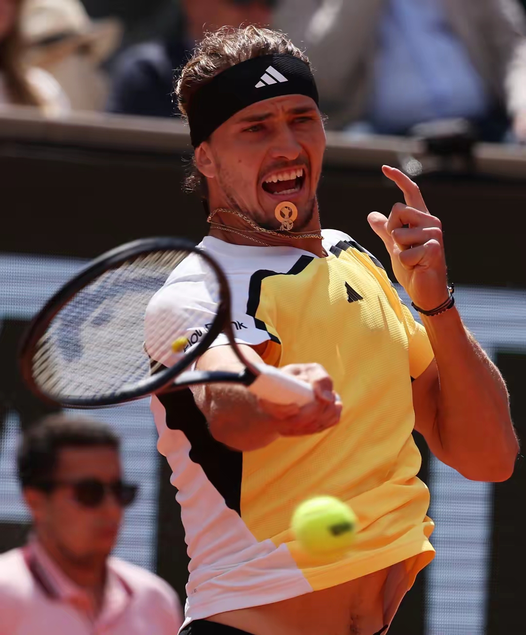 关于戴维斯杯逆转法网，兹维列夫关键制胜的信息