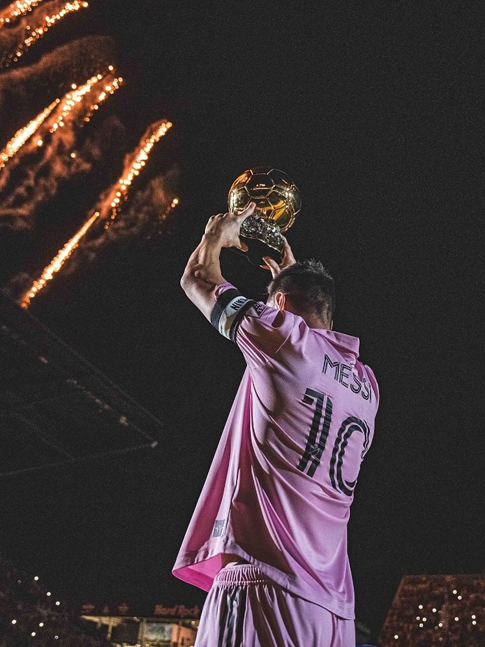 梅西闪耀赛场夺冠，喜悦无限！的简单介绍