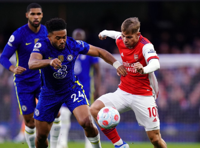 包含切尔西遭逆转，主教练宣布将进行严格自我检讨的词条