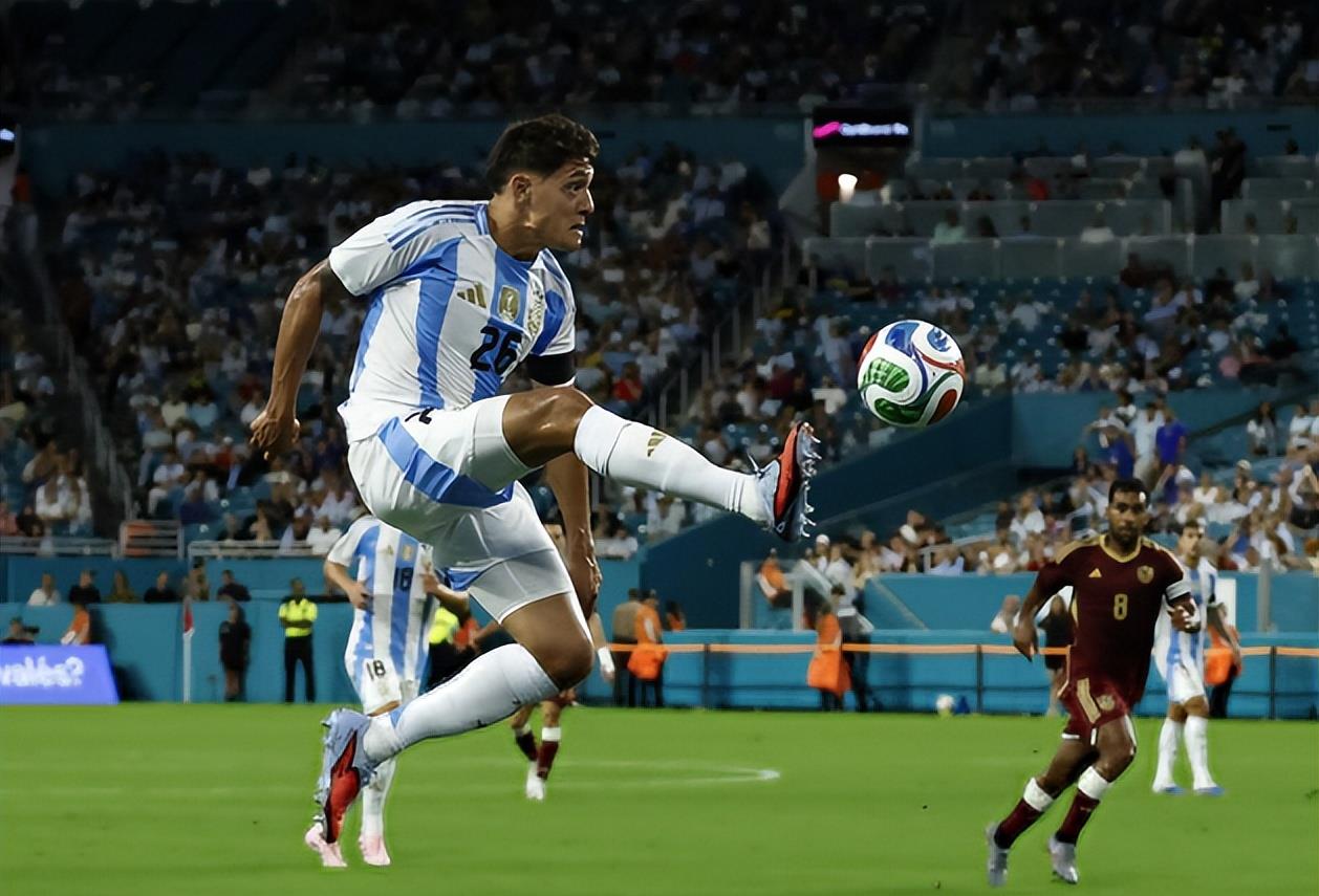 阿根廷队一球小胜进入下一轮 阿根廷队一球小胜进入下一轮