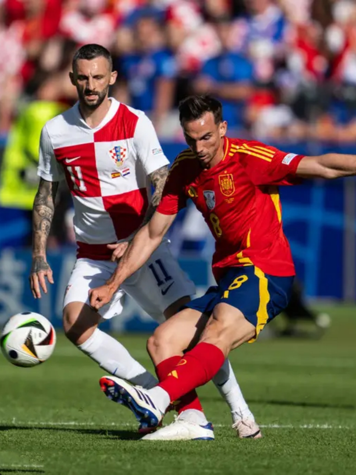 欧洲顶级球队间的激烈比拼引人关注 欧洲顶级球队间的激烈比拼引人关注