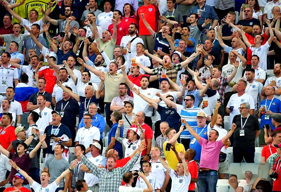 欧洲冠军联赛精彩纷呈，球迷期待