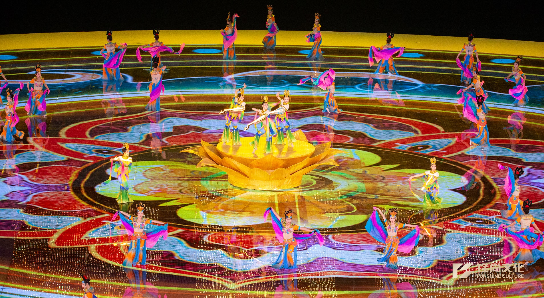 场上球风流畅犹如舞蹈，观众眼睛为之一亮