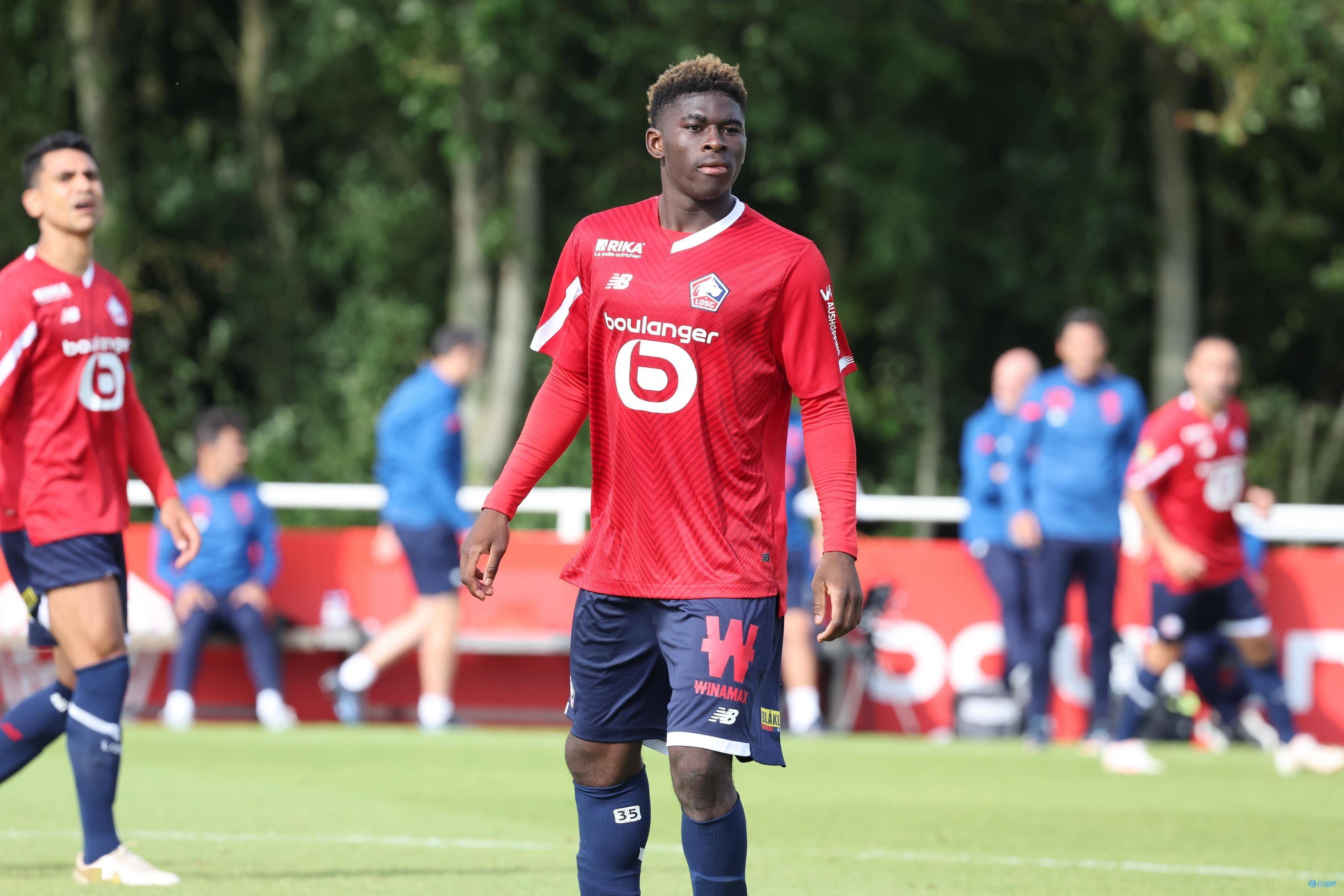 里尔队员积极备战新赛季比赛