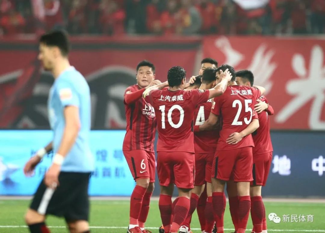 上海上港主场击败大连一方，提升积分榜排行的简单介绍