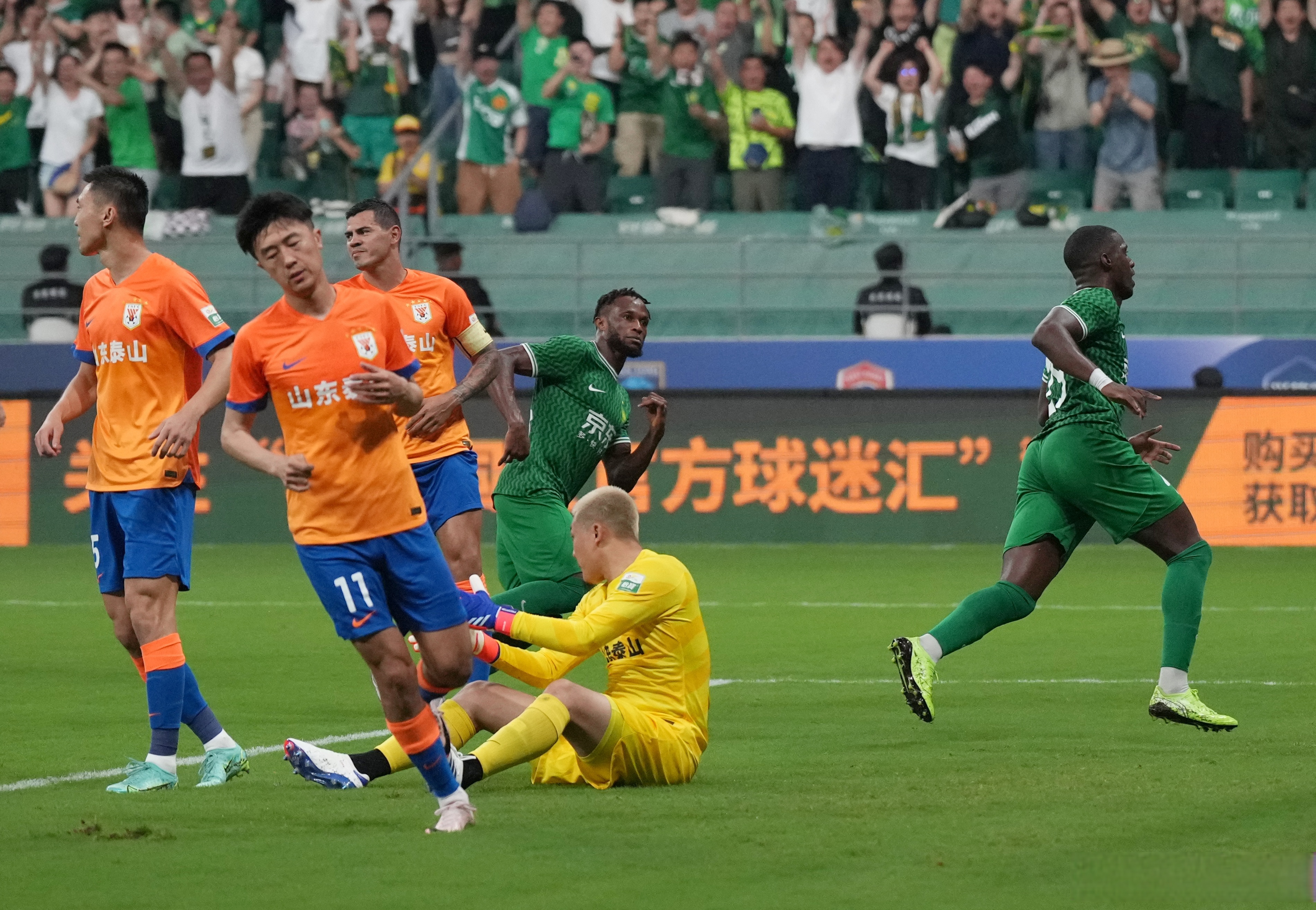 球队展现团队实力，战胜强劲对手