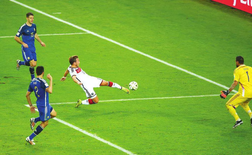 足球场上的精彩瞬间令人难忘