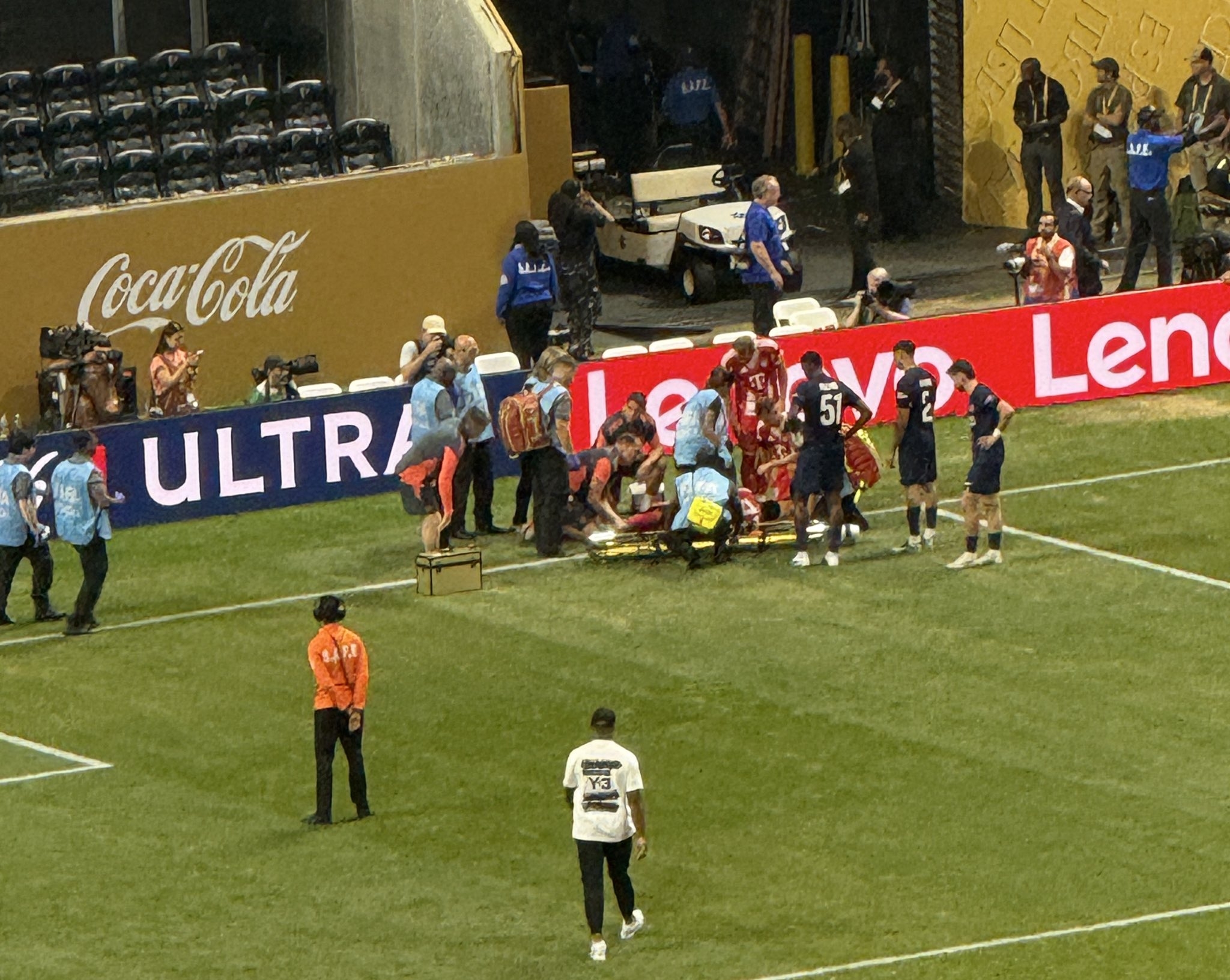 巴黎完胜马赛，穆勒刷新纪录