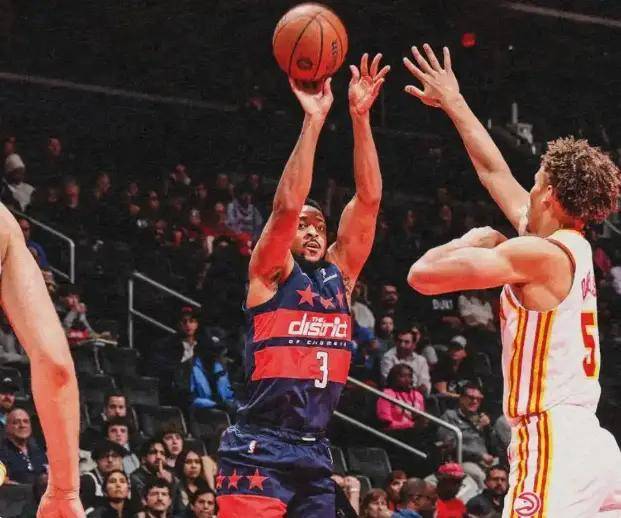 关于鹈鹕鏖战76人，麦科勒姆状态火热的信息