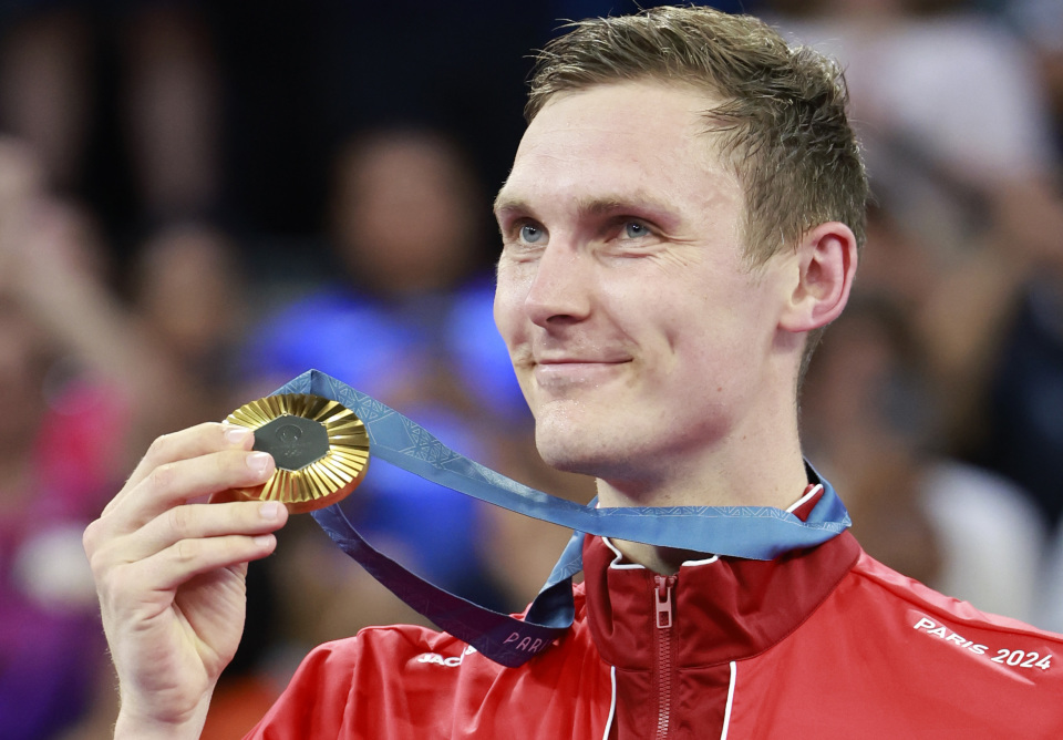 英格兰羽毛球队险胜法国羽毛球队，安赛龙惊艳世界的简单介绍