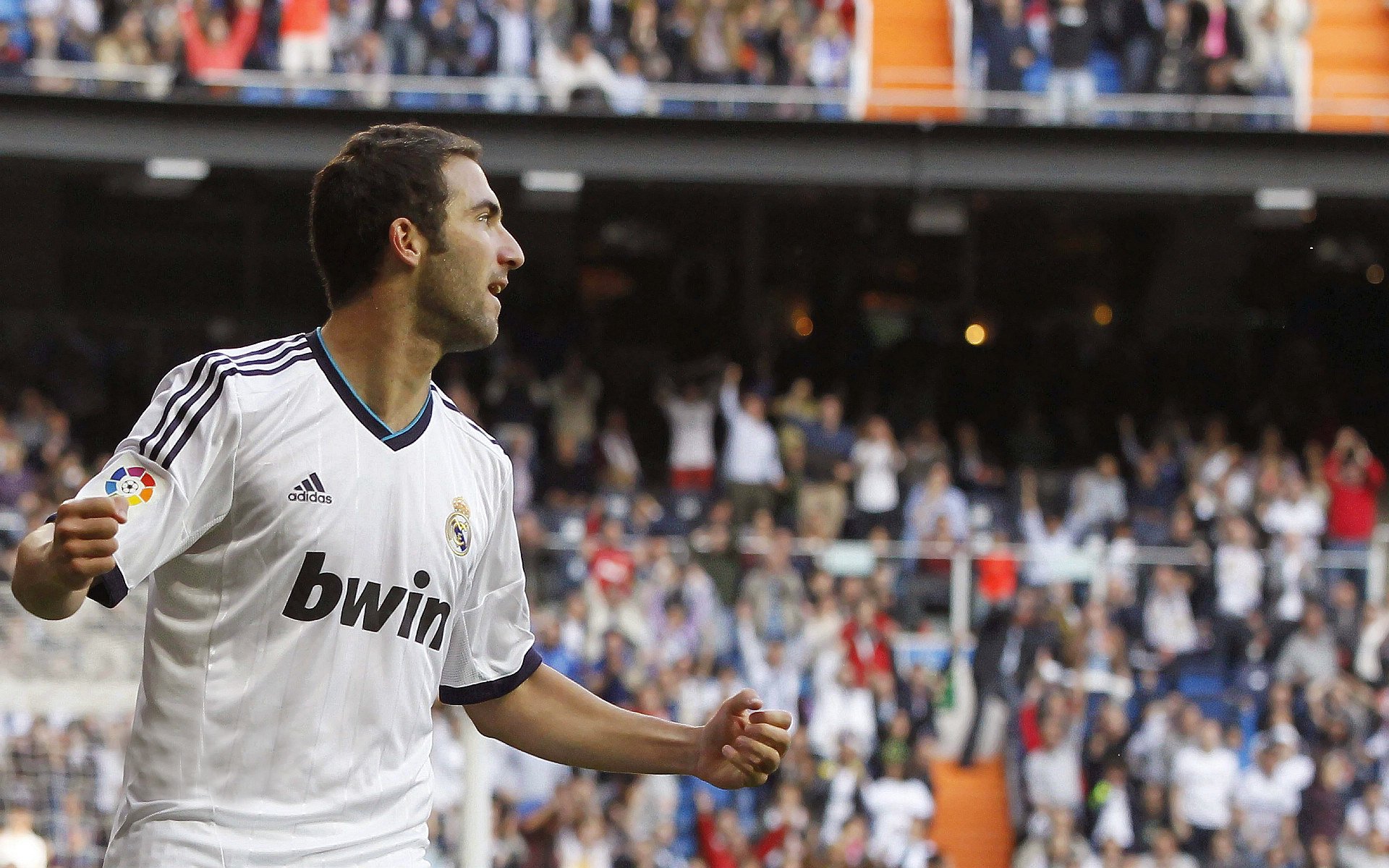 石油资本与足球新秩序,沙特强势入主巴萨,努涅斯关键进球背后的全球博弈